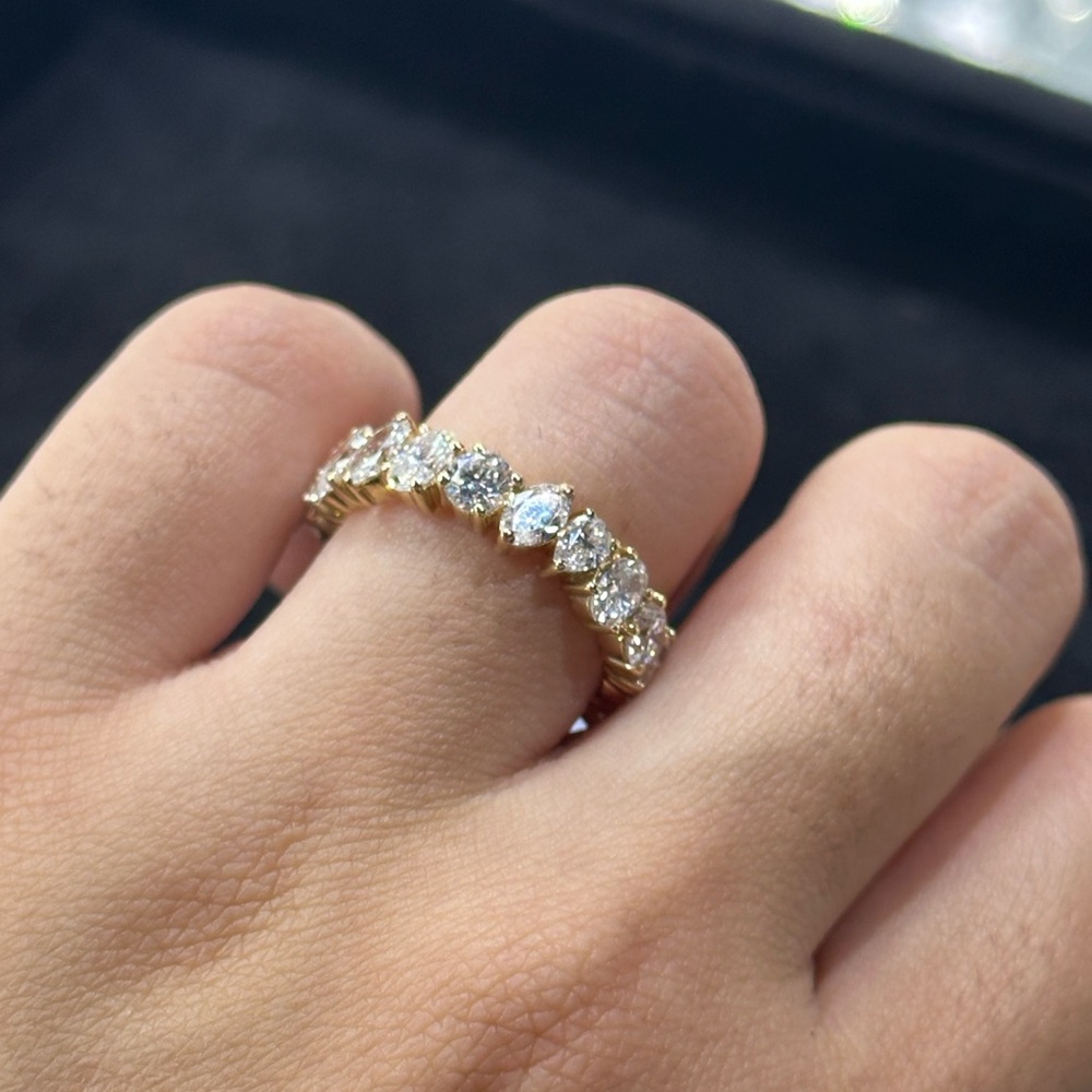 Elegant Gold Women's Ring